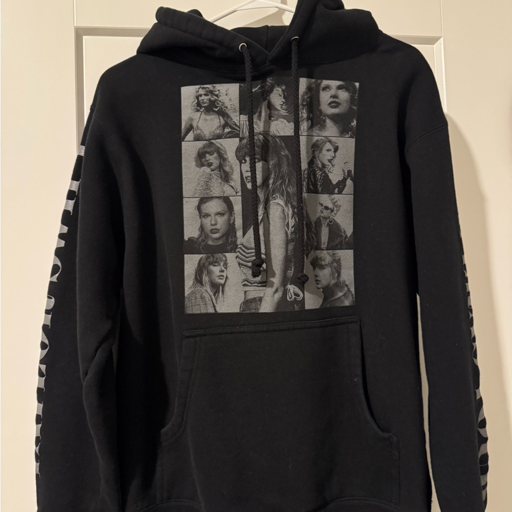 Taylor Swift Eras Tour concert Black Graphic Hoodie size Small